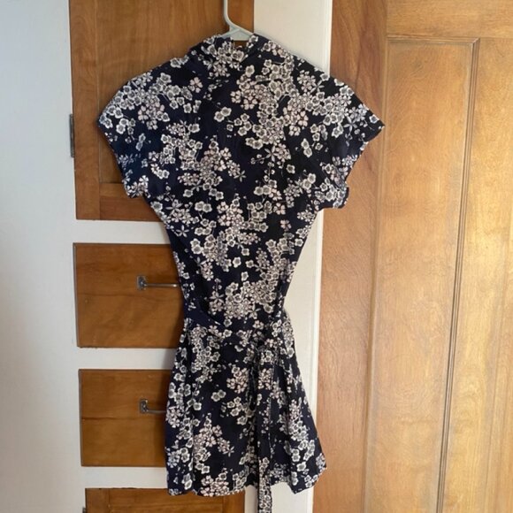 Navy French Connection Dress with White Flowers Size 2 - Picture 3 of 4